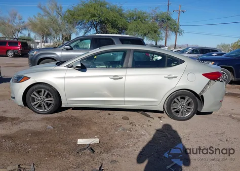 2017 Hyundai Elantra Se из США, поврежденный, VIN 5NPD84LF9HH016262